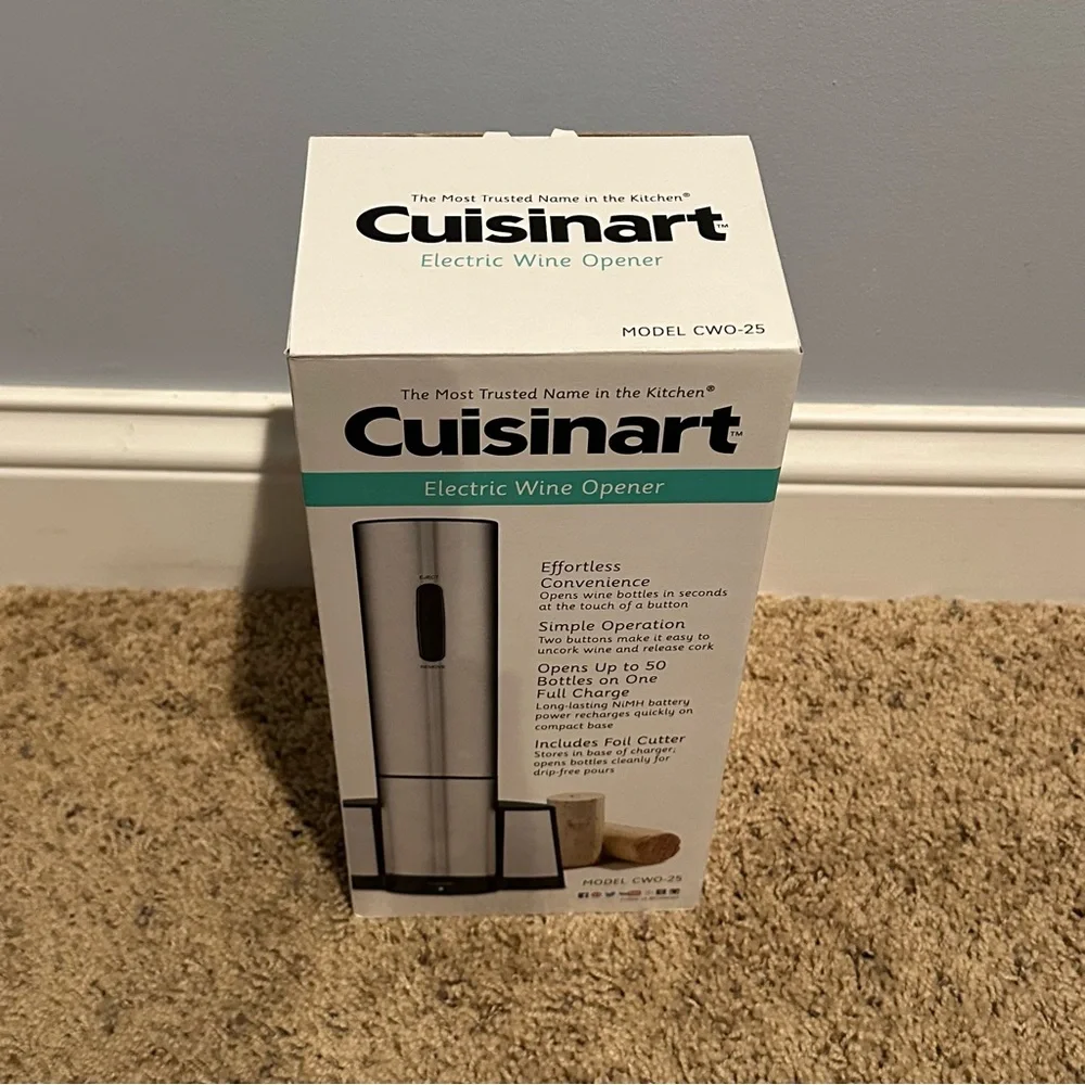 NEW Cuisinart Electric Wine Opener. Stainless Steel, Cordless. Great gift!
